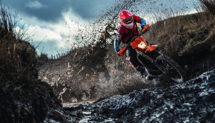 爱游戏体育|PCL季后赛首日战火点燃，4AM强势双冠领跑积分榜，ZGGO1单场15杀技惊四座