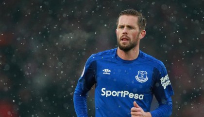 爱游戏体育-斯洛特赛后专访，科纳特稳健表现乃常态，索博体能闪耀全场