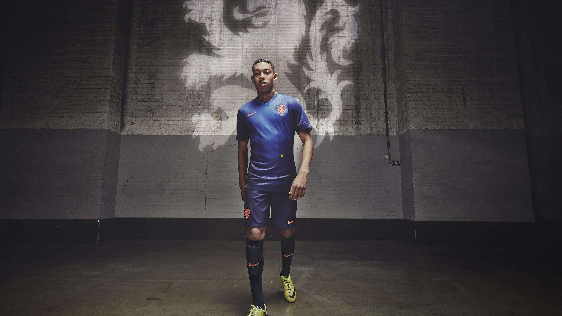 LCK洲际赛夺冠，STK教练归功于团队团结